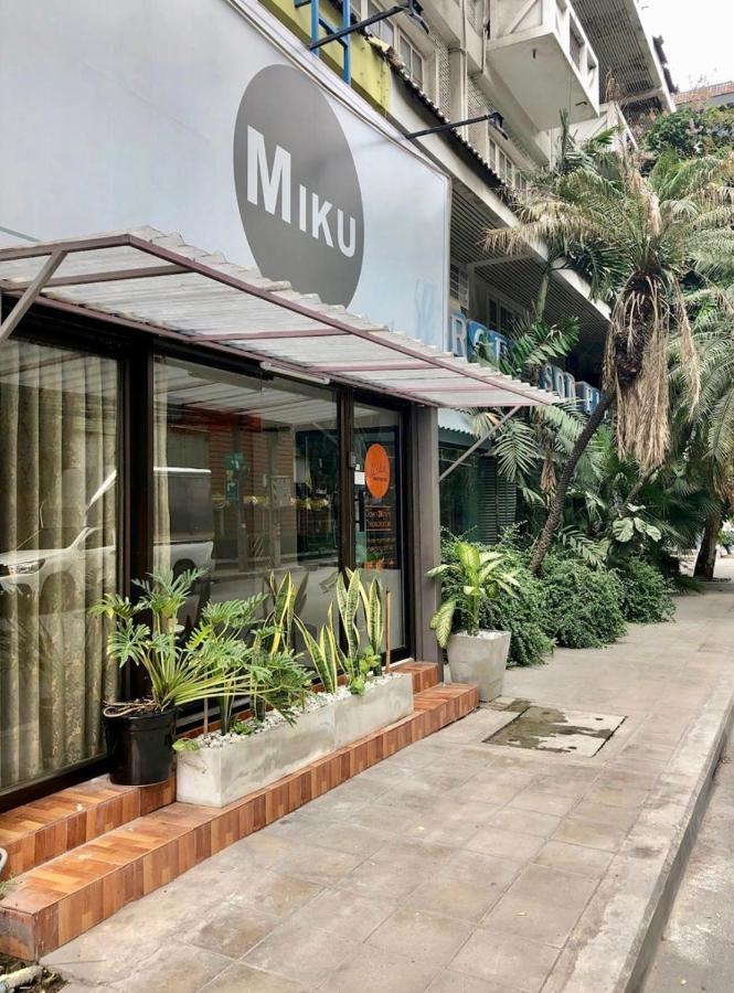 Miku Guesthouse Bangkok Buitenkant foto