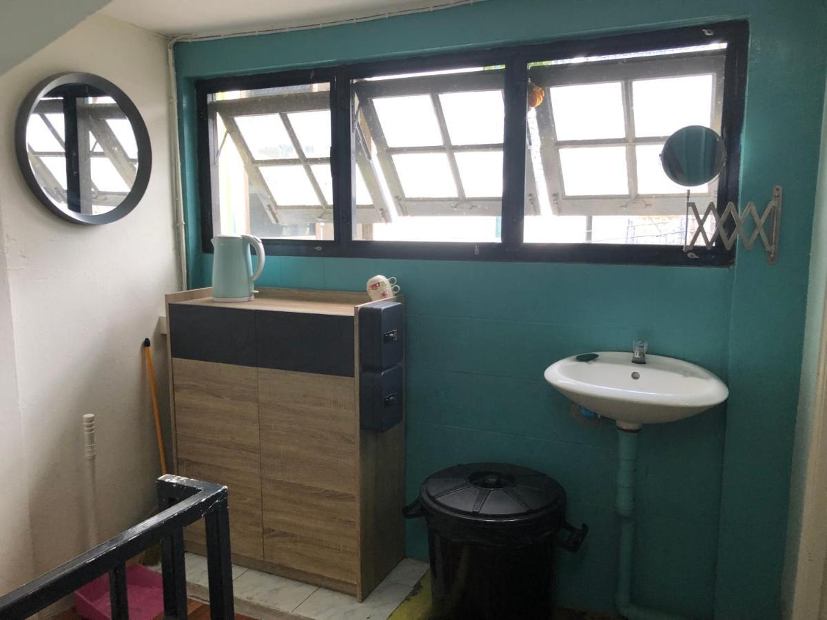 Miku Guesthouse Bangkok Buitenkant foto