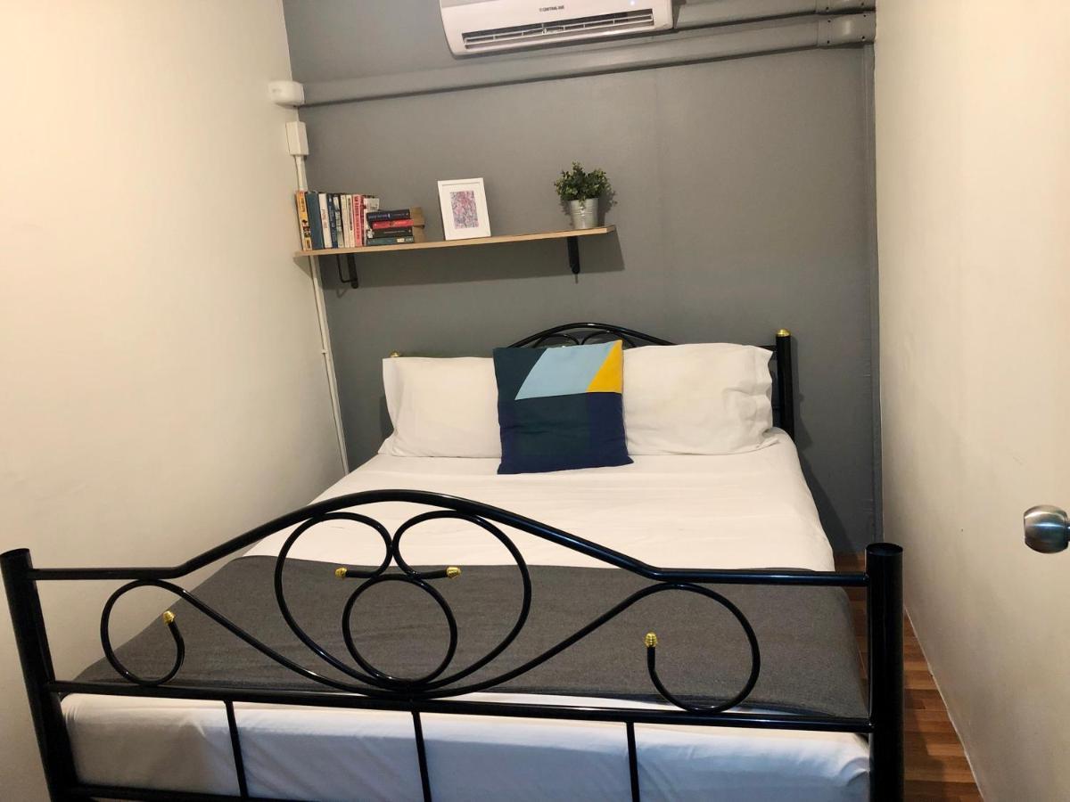 Miku Guesthouse Bangkok Buitenkant foto