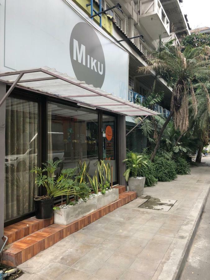 Miku Guesthouse Bangkok Buitenkant foto